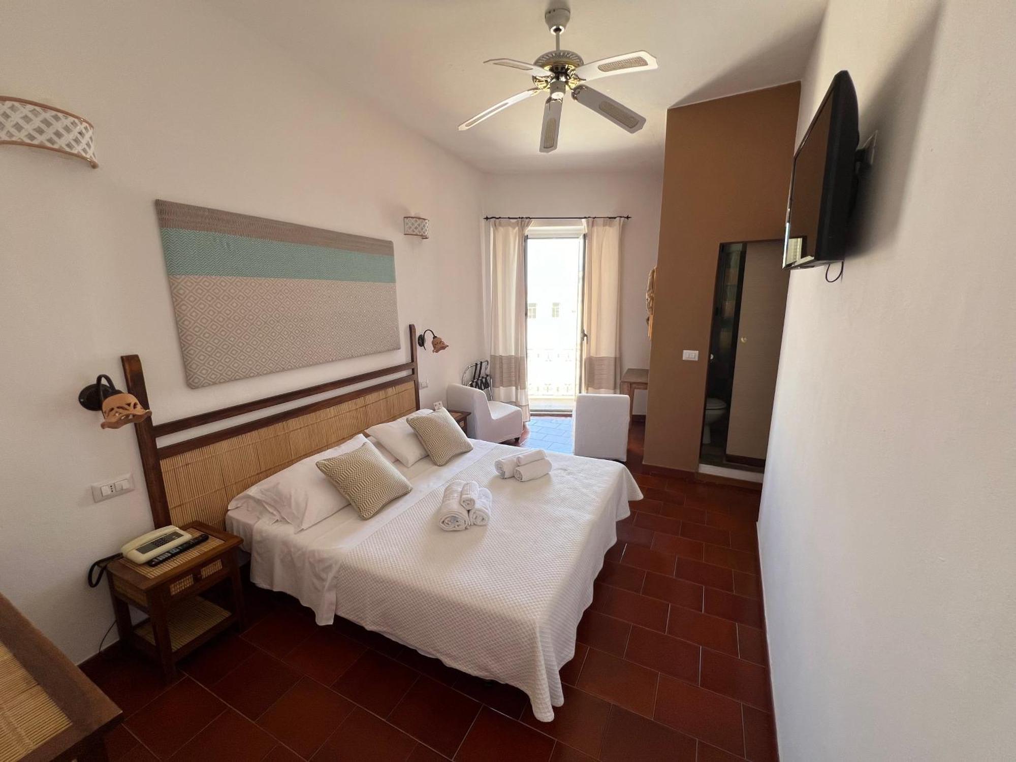 Hotel Da Cecco Santa Teresa Gallura Eksteriør bilde