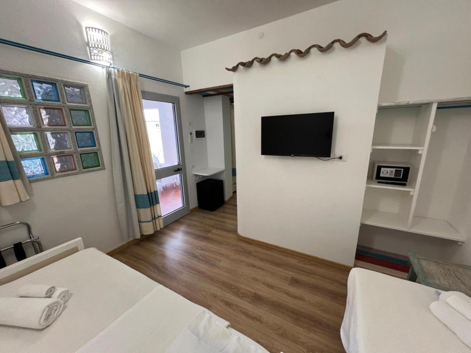 Hotel Da Cecco Santa Teresa Gallura Eksteriør bilde